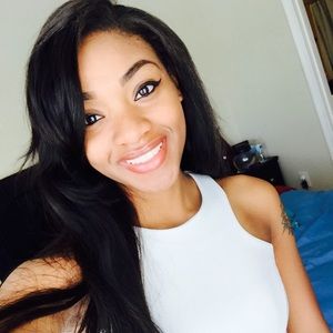 Meet your Posher, Alexus